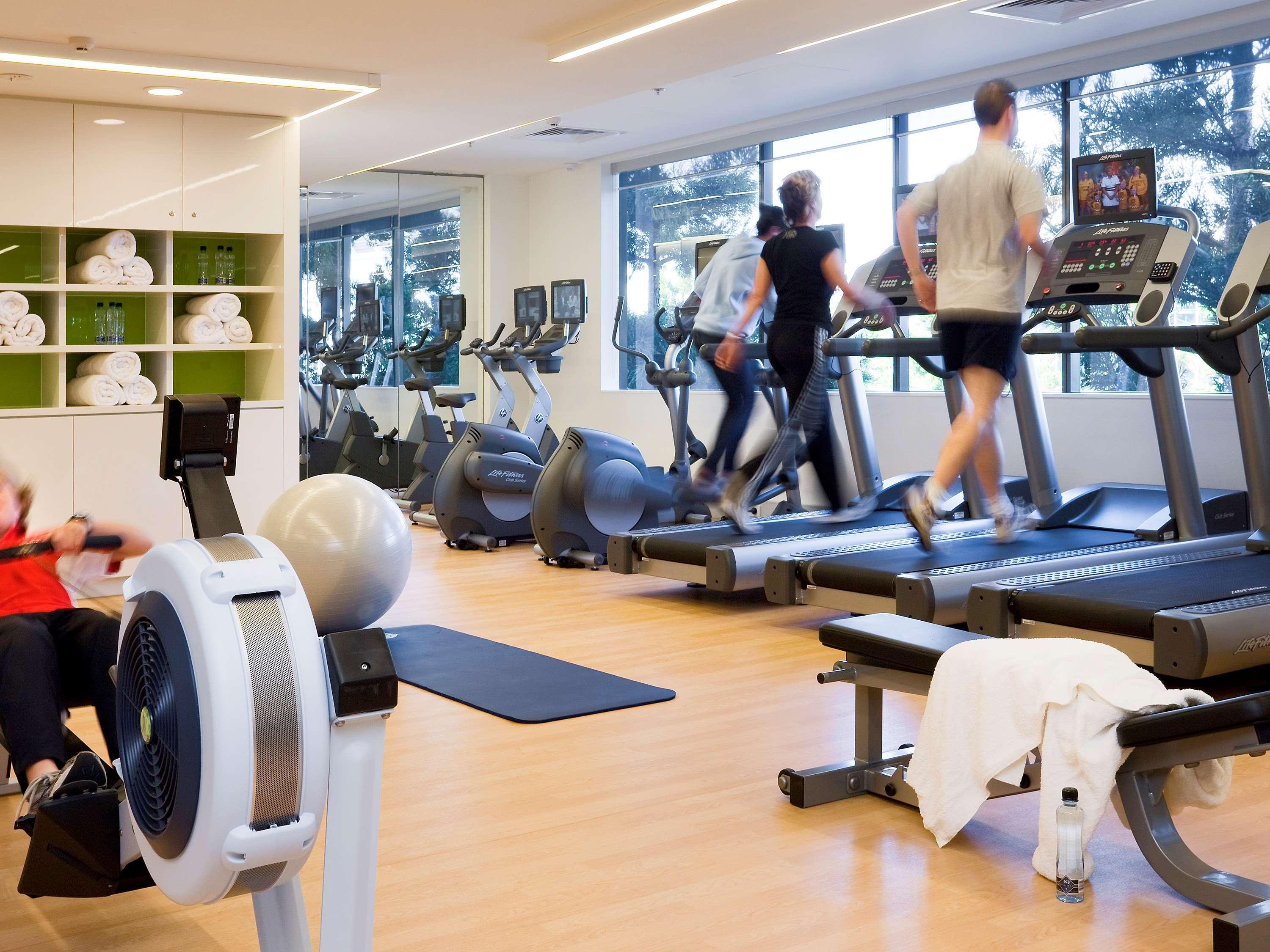 Pullman Sydney Olympic Park Hotel Buitenkant foto The gym at the InterContinental Sydney