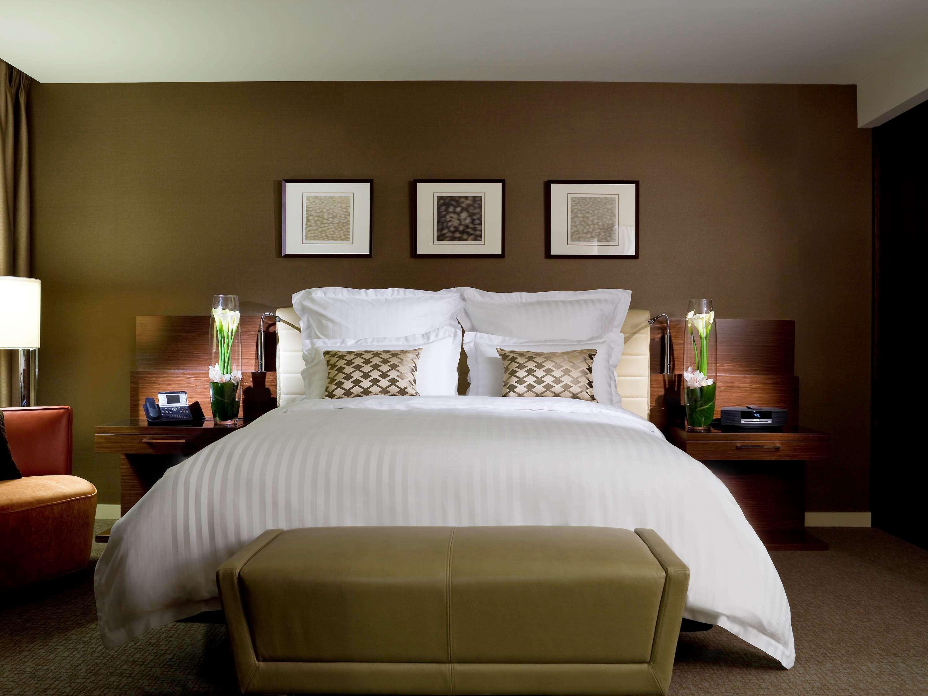 Pullman Sydney Olympic Park Hotel Buitenkant foto A guest room at the Westin Palace, Madrid