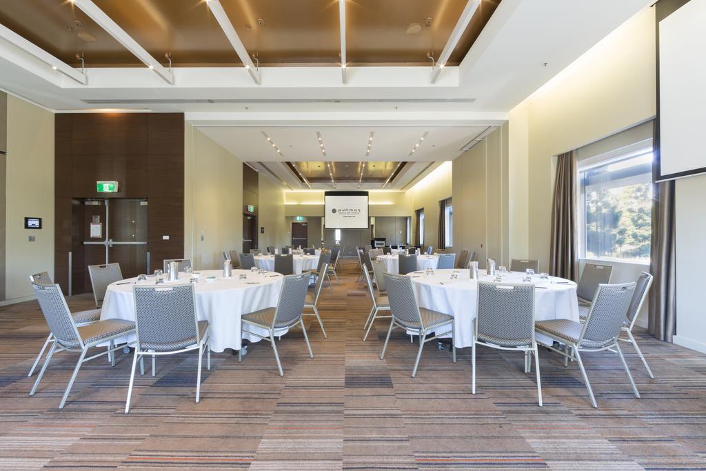 Pullman Sydney Olympic Park Hotel Buitenkant foto The Boardroom